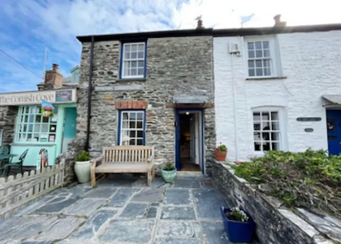 Waypast, Port Isaac Bay Holidays