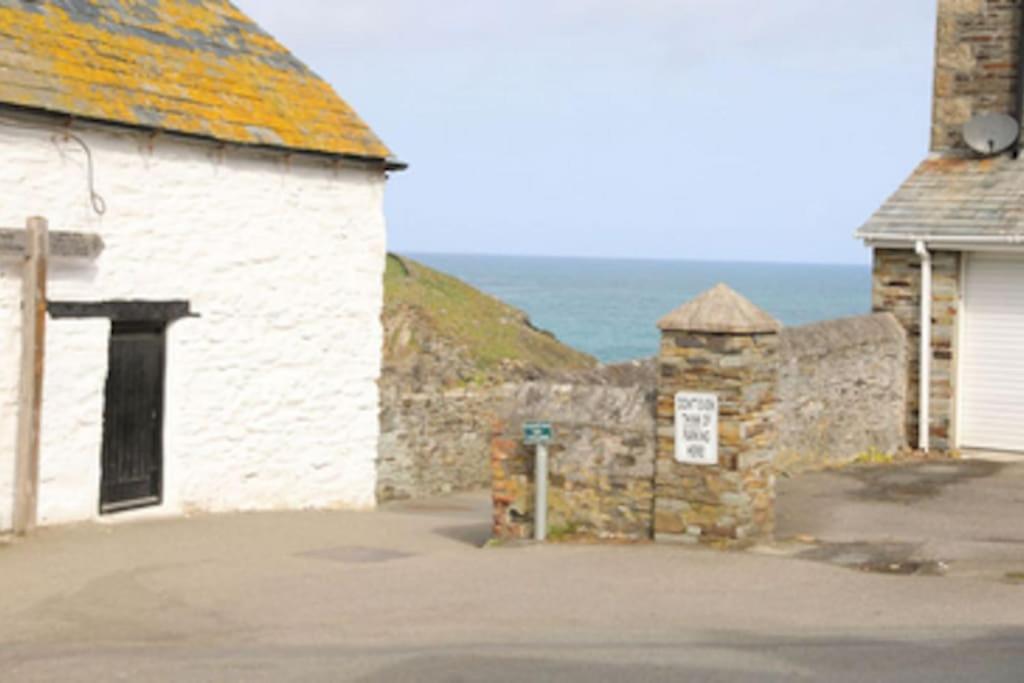 Waypast, Bay Holidays Holiday home